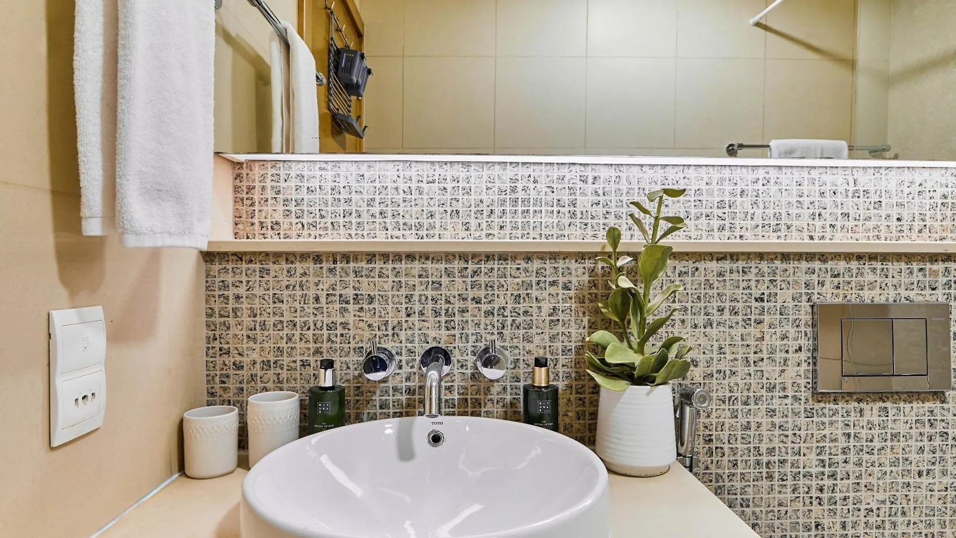 Bnbmehomes - Claren Tower Dubaj