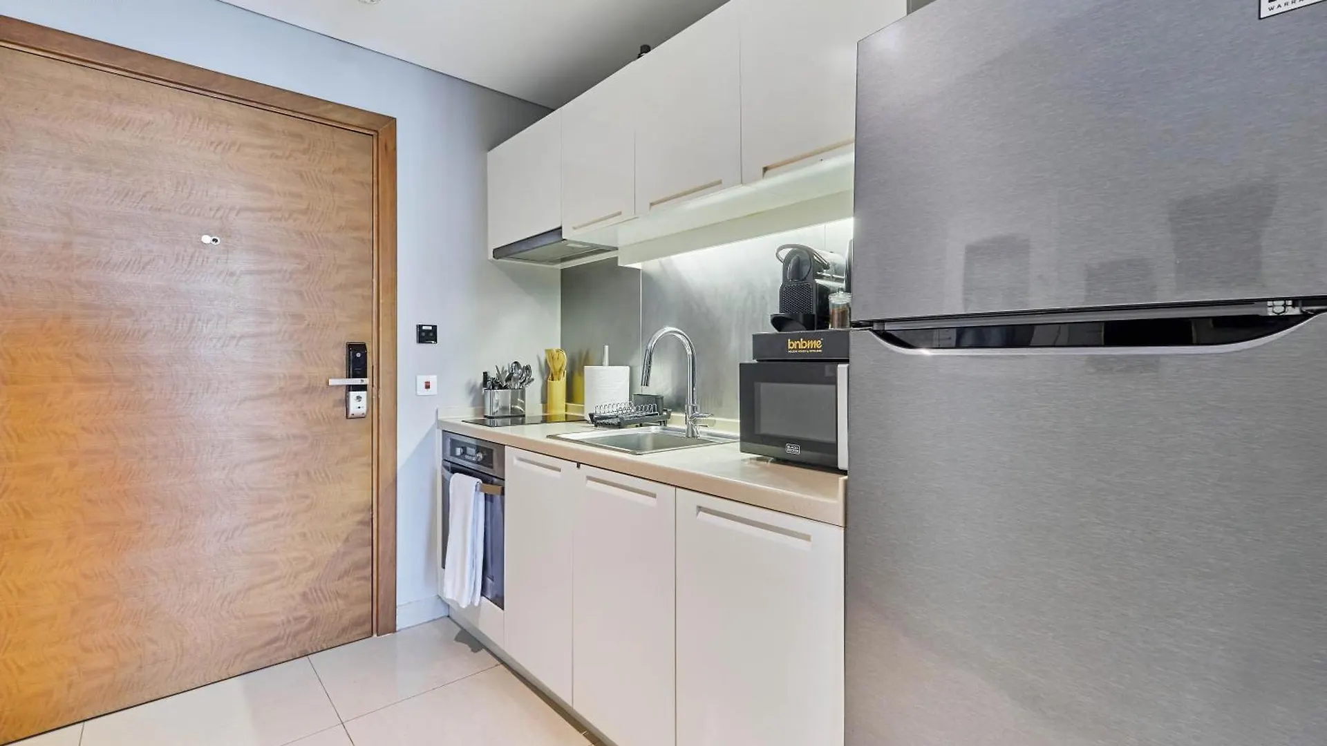 Bnbmehomes - Claren Tower Dubai Apartment